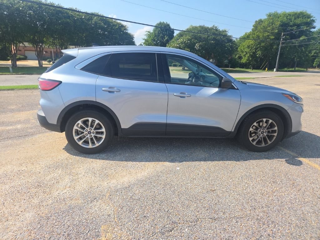 Used 2022 Ford Escape SE FWD image 9