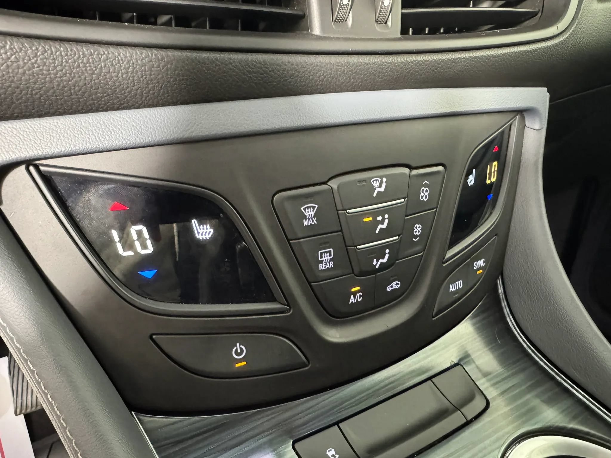 Used 2020 Buick Envision Essence FWD image 21