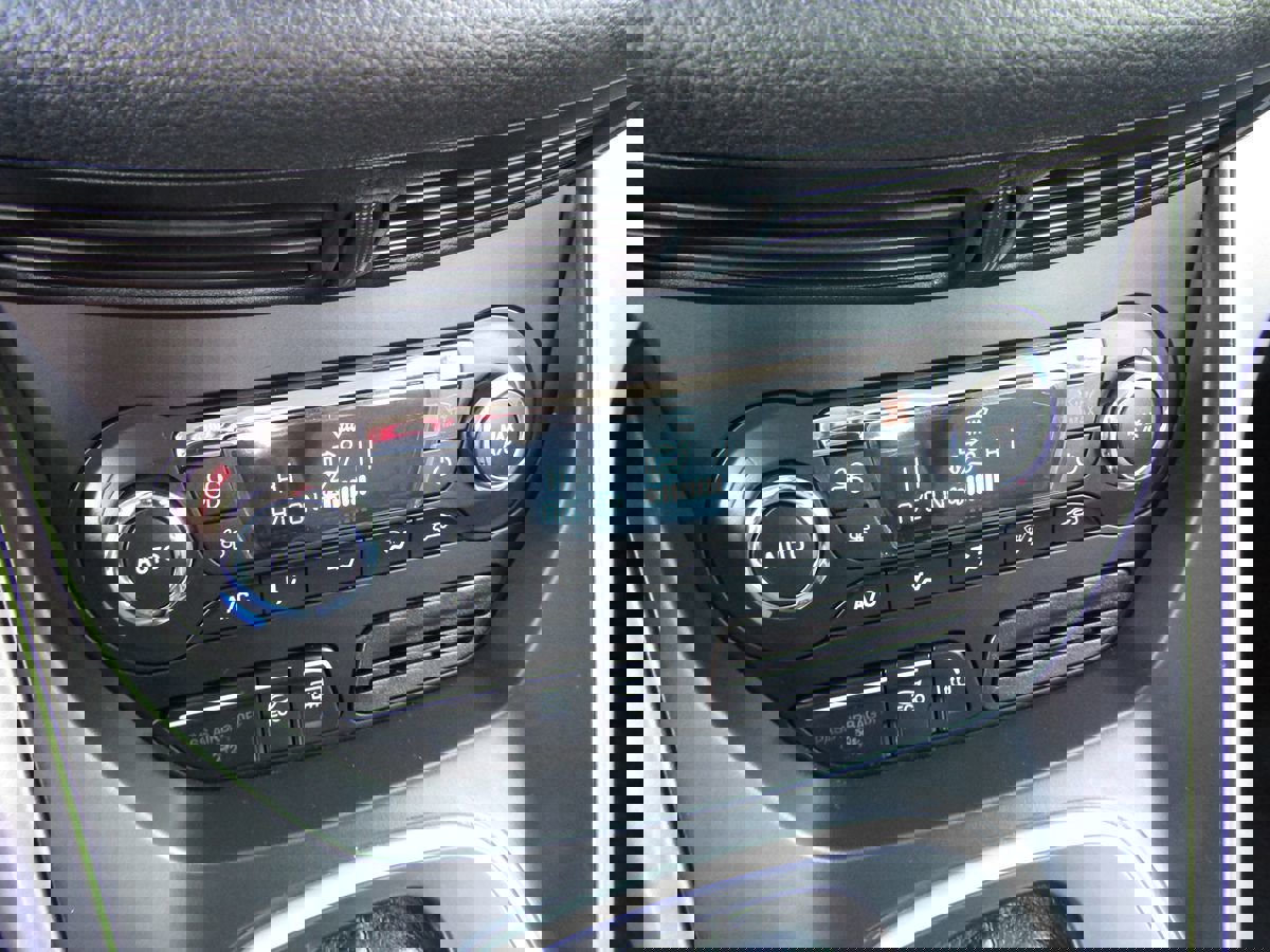 Used 2016 Ford C-MAX SE image 16