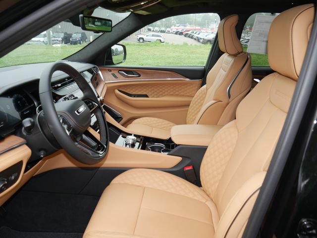 New 2027 Jeep Grand Cherokee Summit AWD/4WD image 2