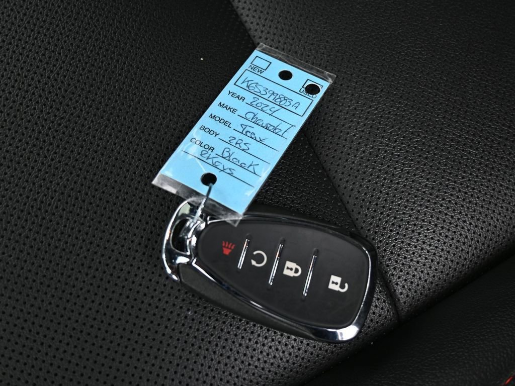 Used 2024 Chevrolet Trax RS w/ Sunroof Package image 27