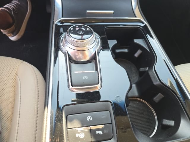 Used 2019 Ford Edge Titanium w/ Equipment Group 301A FWD image 23