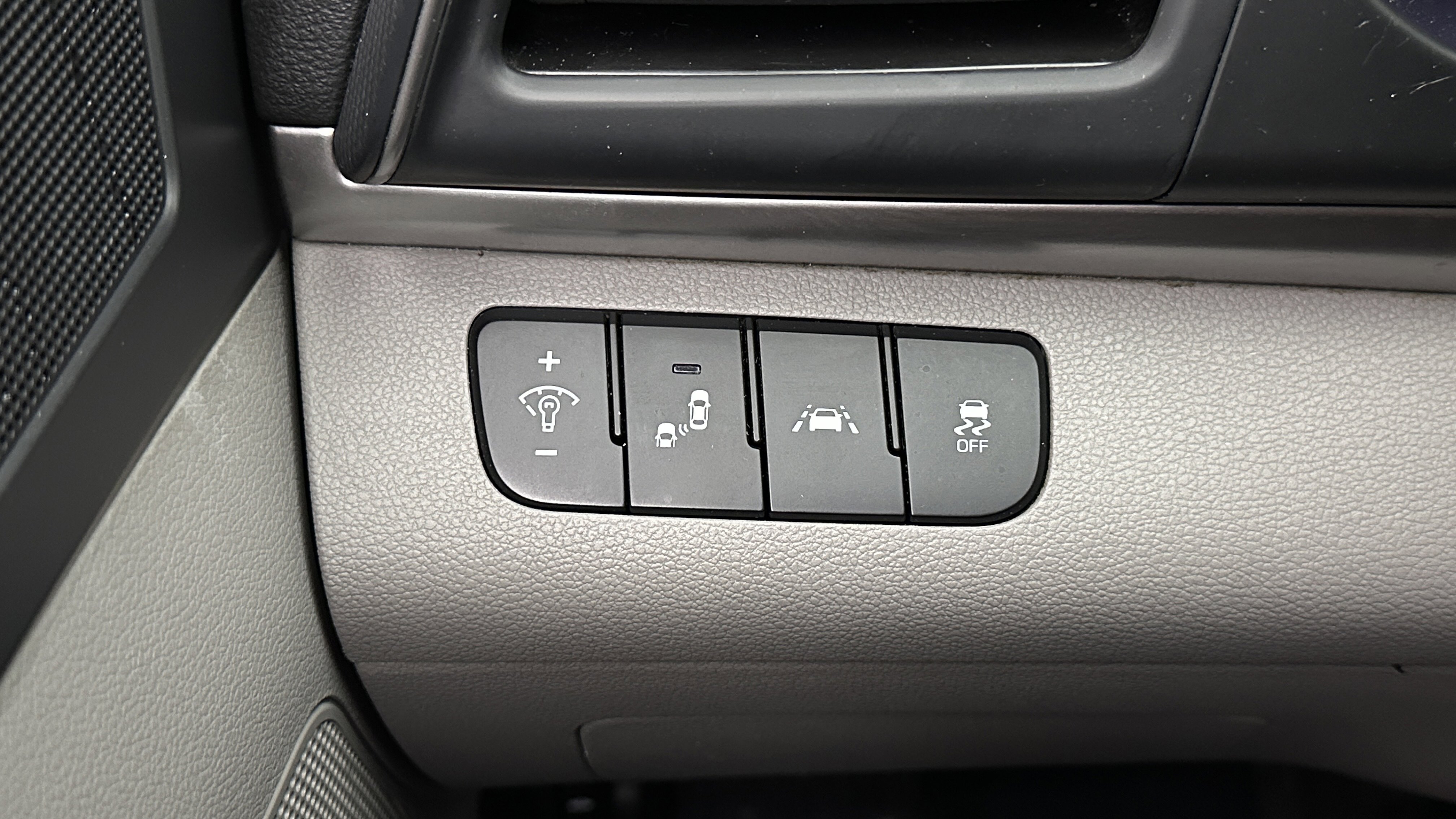 Used 2019 Hyundai Elantra SEL FWD image 19