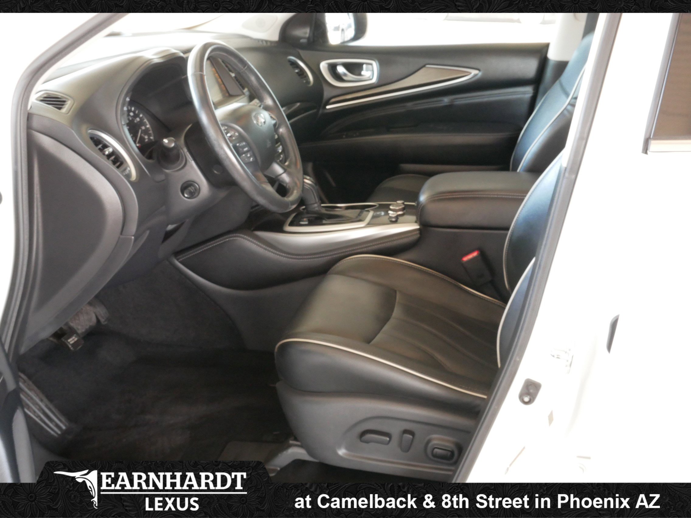 Used 2020 INFINITI QX60 Luxe w/ Essential Package FWD image 4