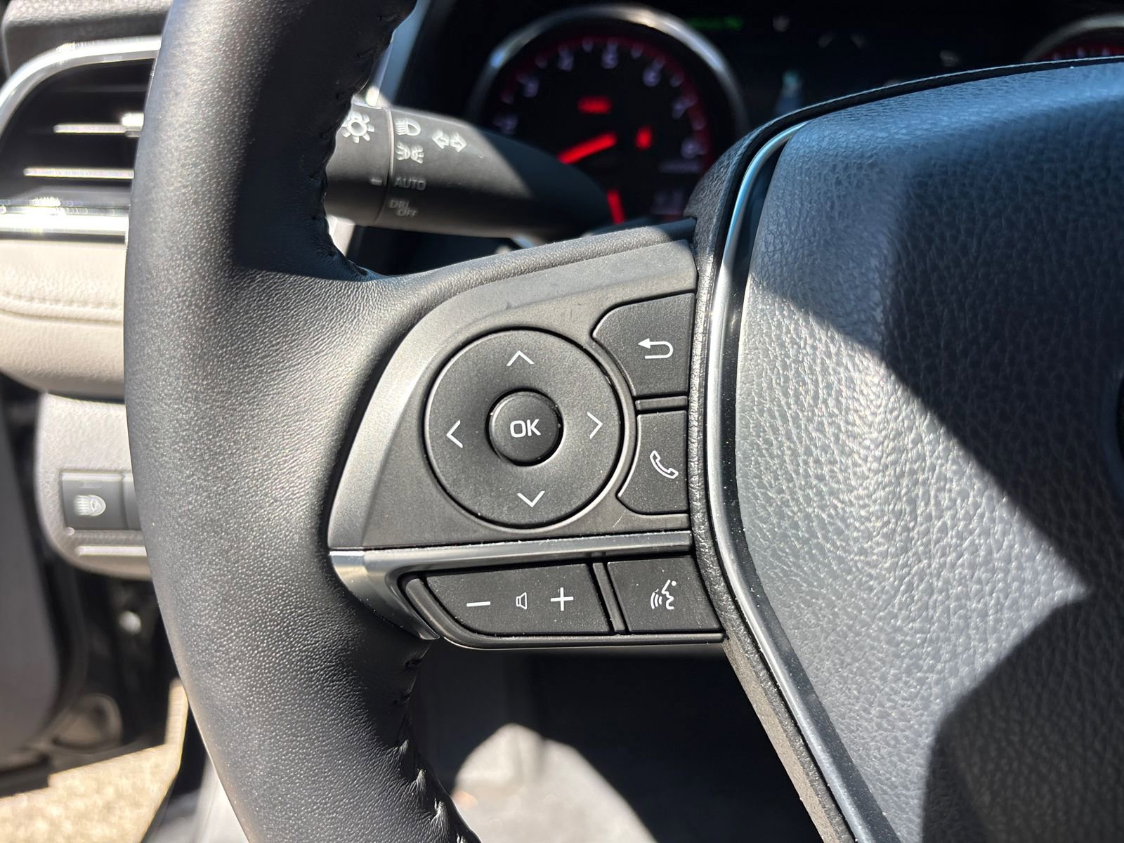 Used 2018 Toyota Camry XSE w/ Audio Package FWD image 17