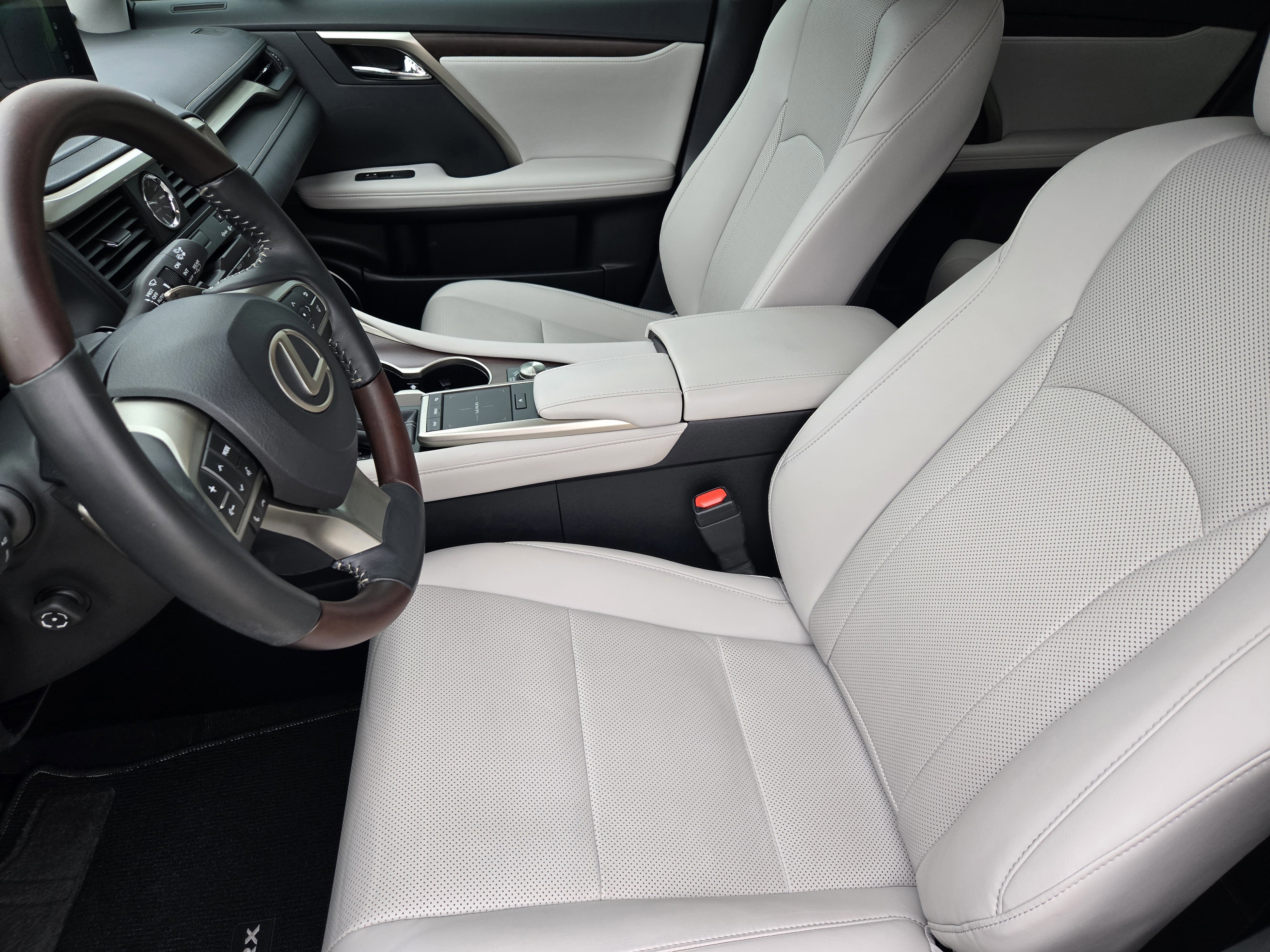 Used 2020 Lexus RX 350 FWD w/ Premium Package image 9