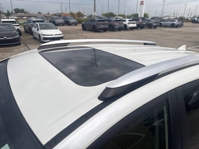 Used 2016 Toyota RAV4 Limited AWD/4WD image 10