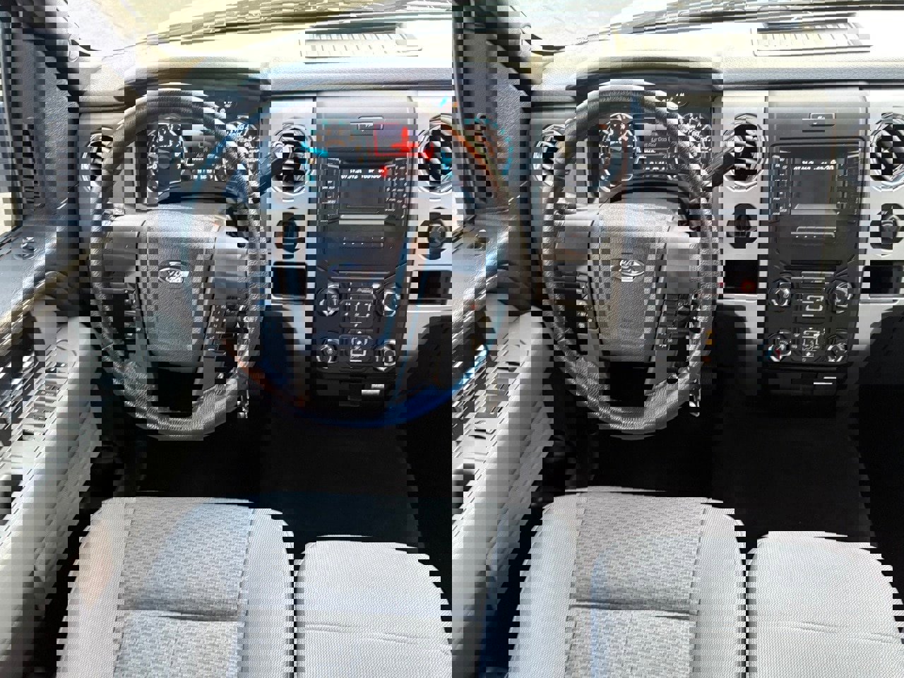 Used 2013 Ford F150 XLT w/ XLT Chrome Pkg image 16