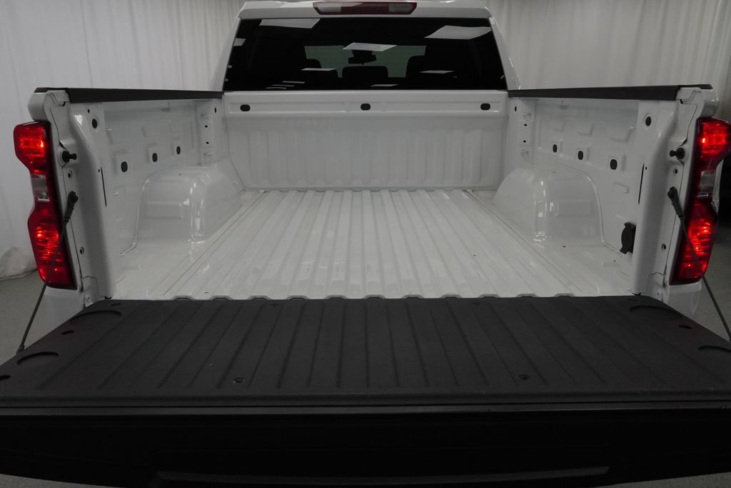 Used 2024 Chevrolet Silverado 1500 LT AWD/4WD image 26