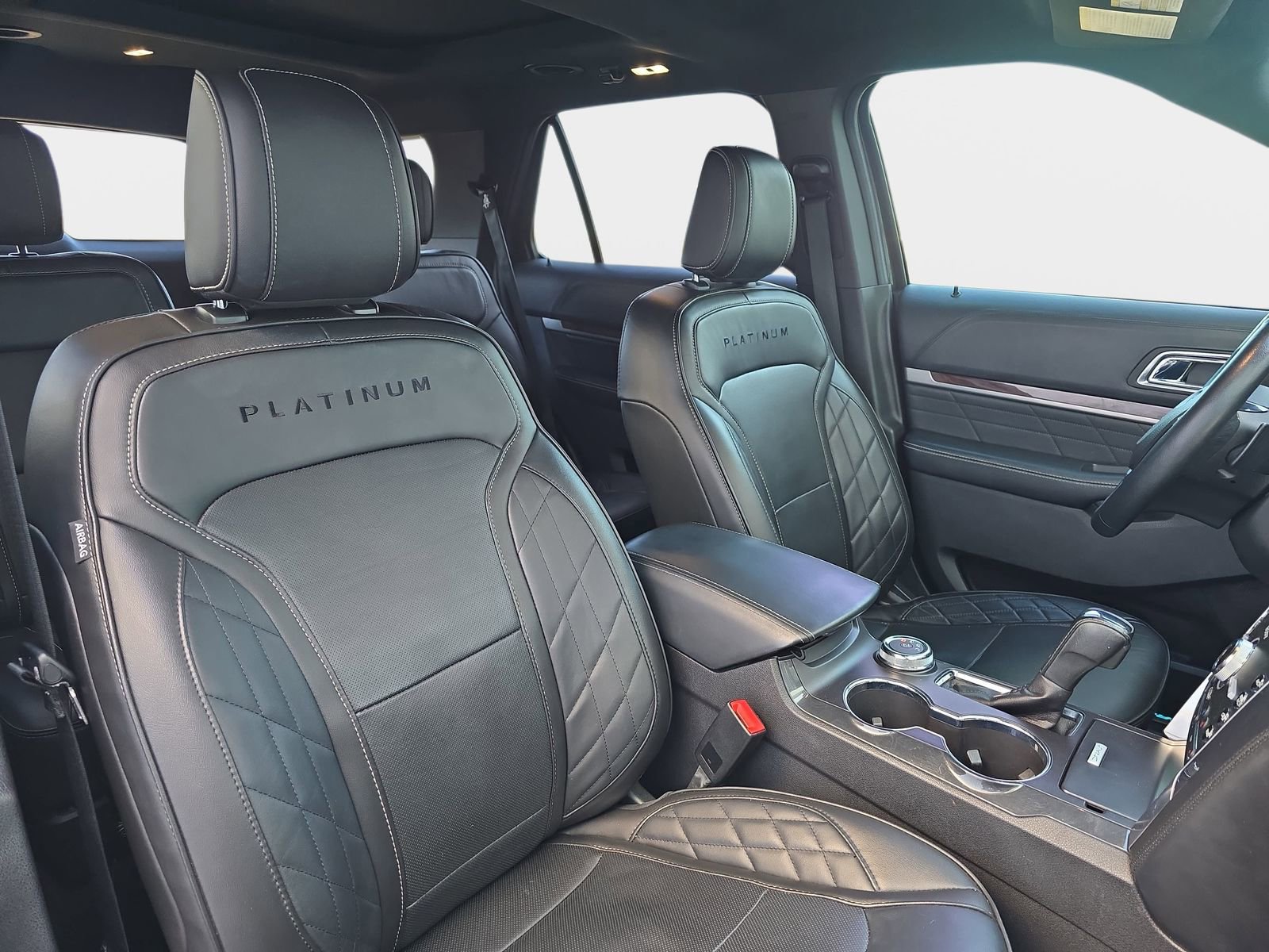 Used 2018 Ford Explorer Platinum image 12