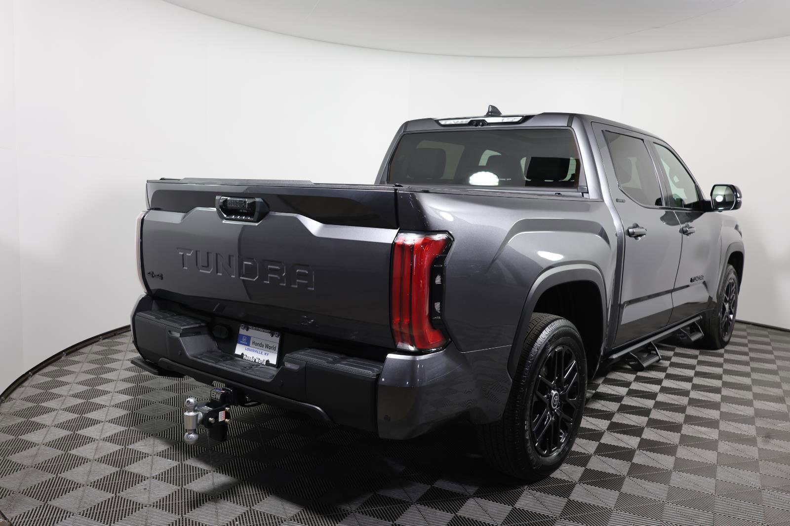 Used 2024 Toyota Tundra Limited image 5