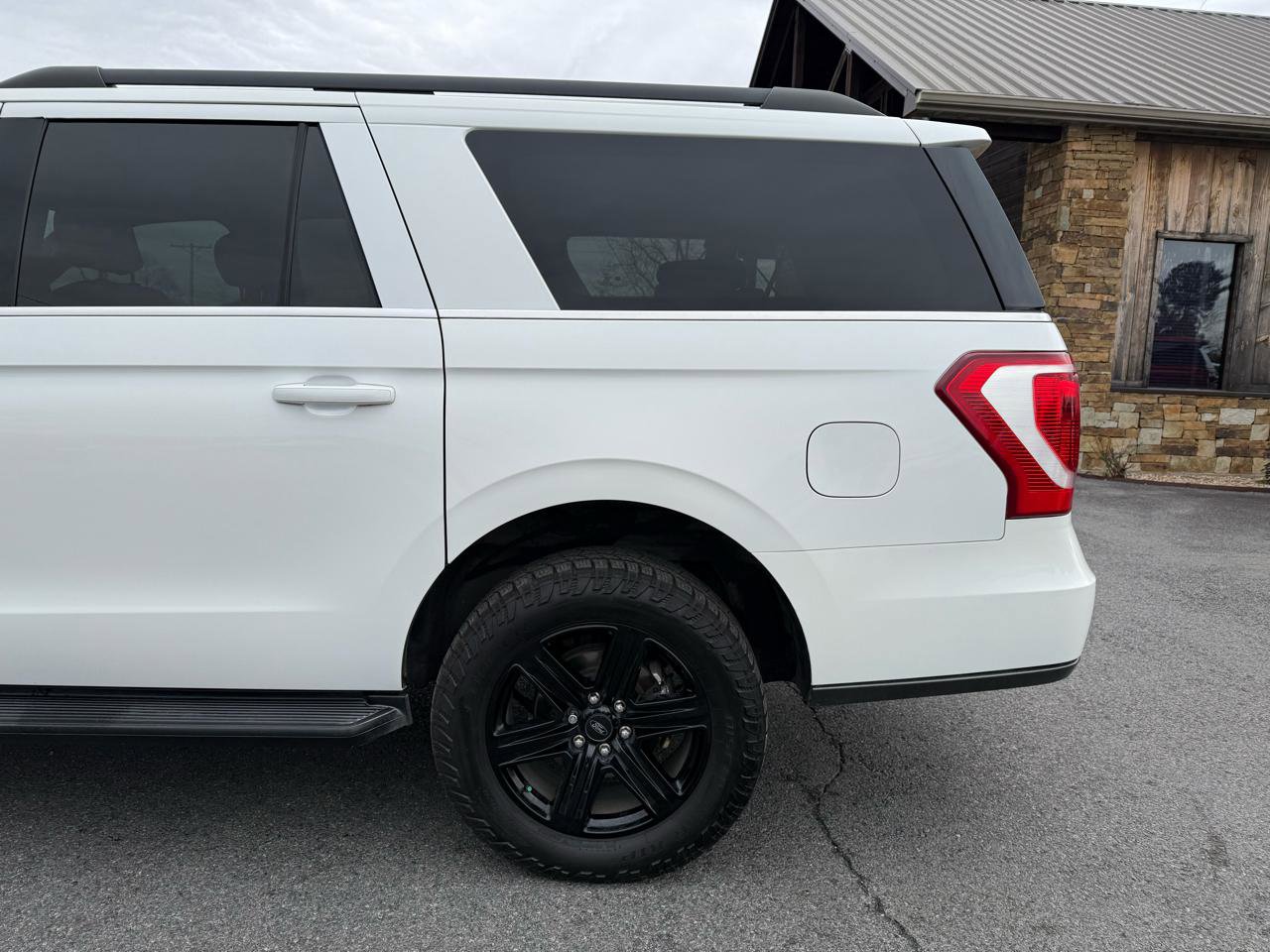 Used 2020 Ford Expedition Max XLT w/ Equipment Group 201A RWD image 39