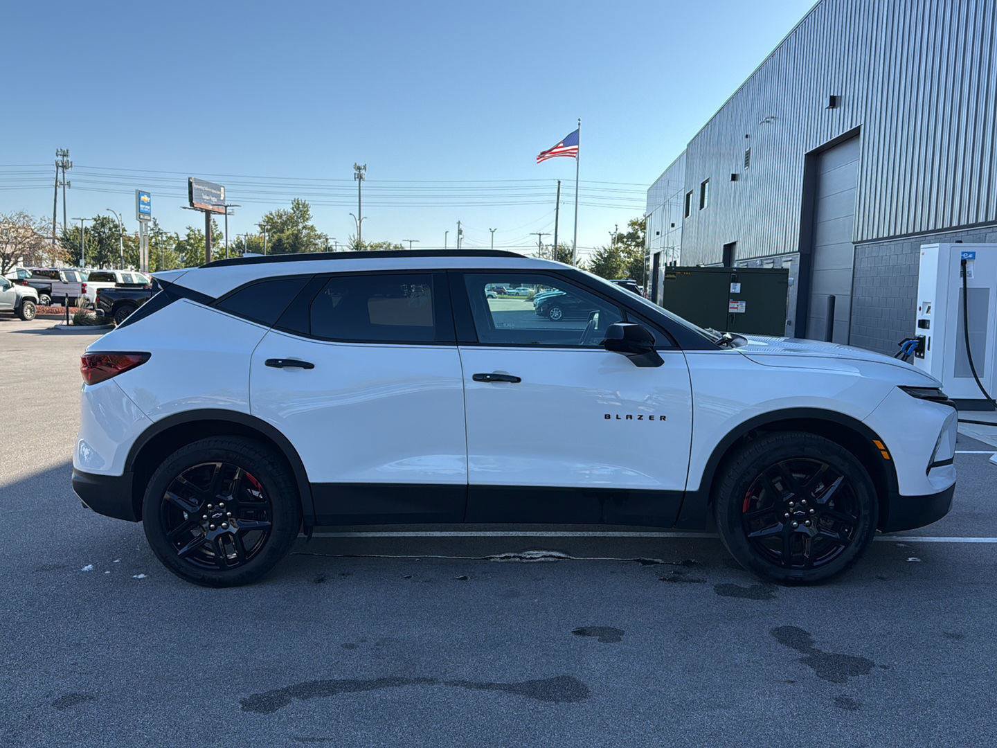 Used 2024 Chevrolet Blazer LT w/ Redline Edition FWD image 2