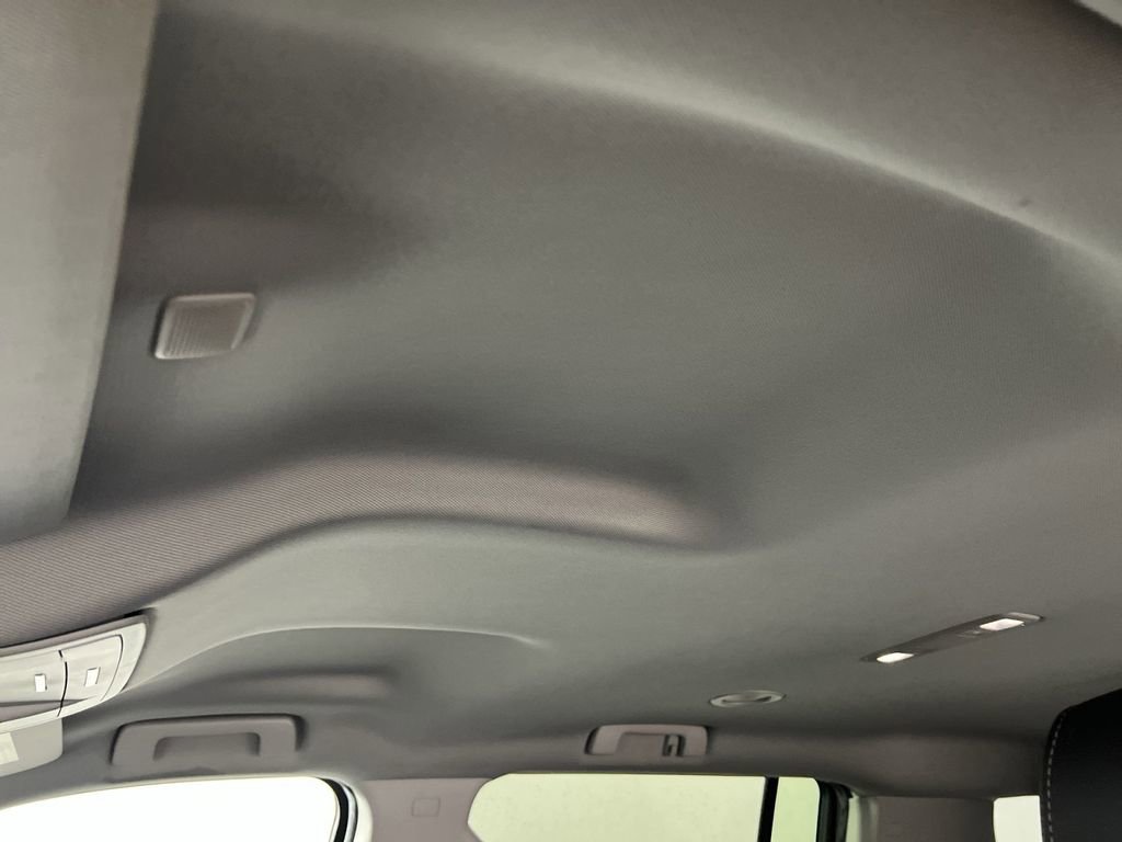 Used 2019 Chevrolet Suburban LT image 24