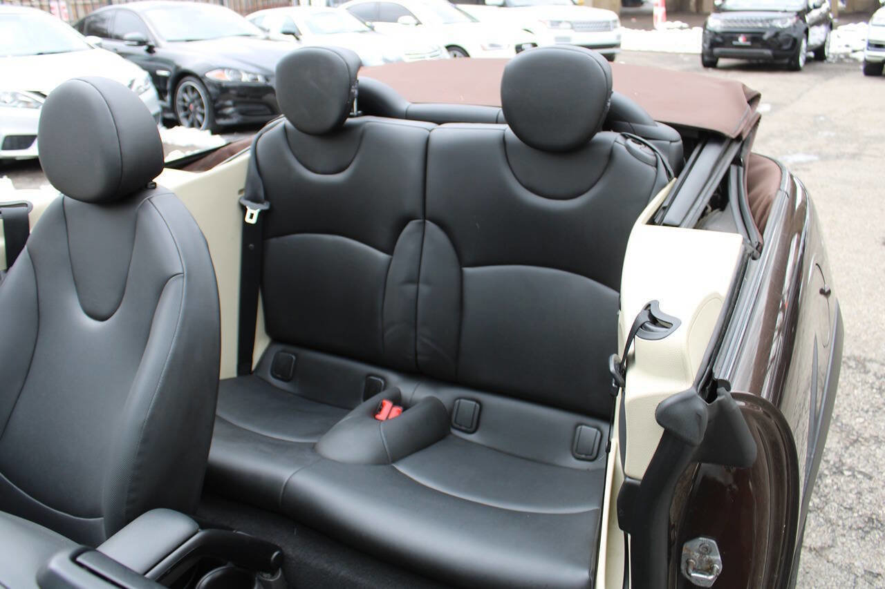 Used 2012 MINI Cooper Convertible image 29