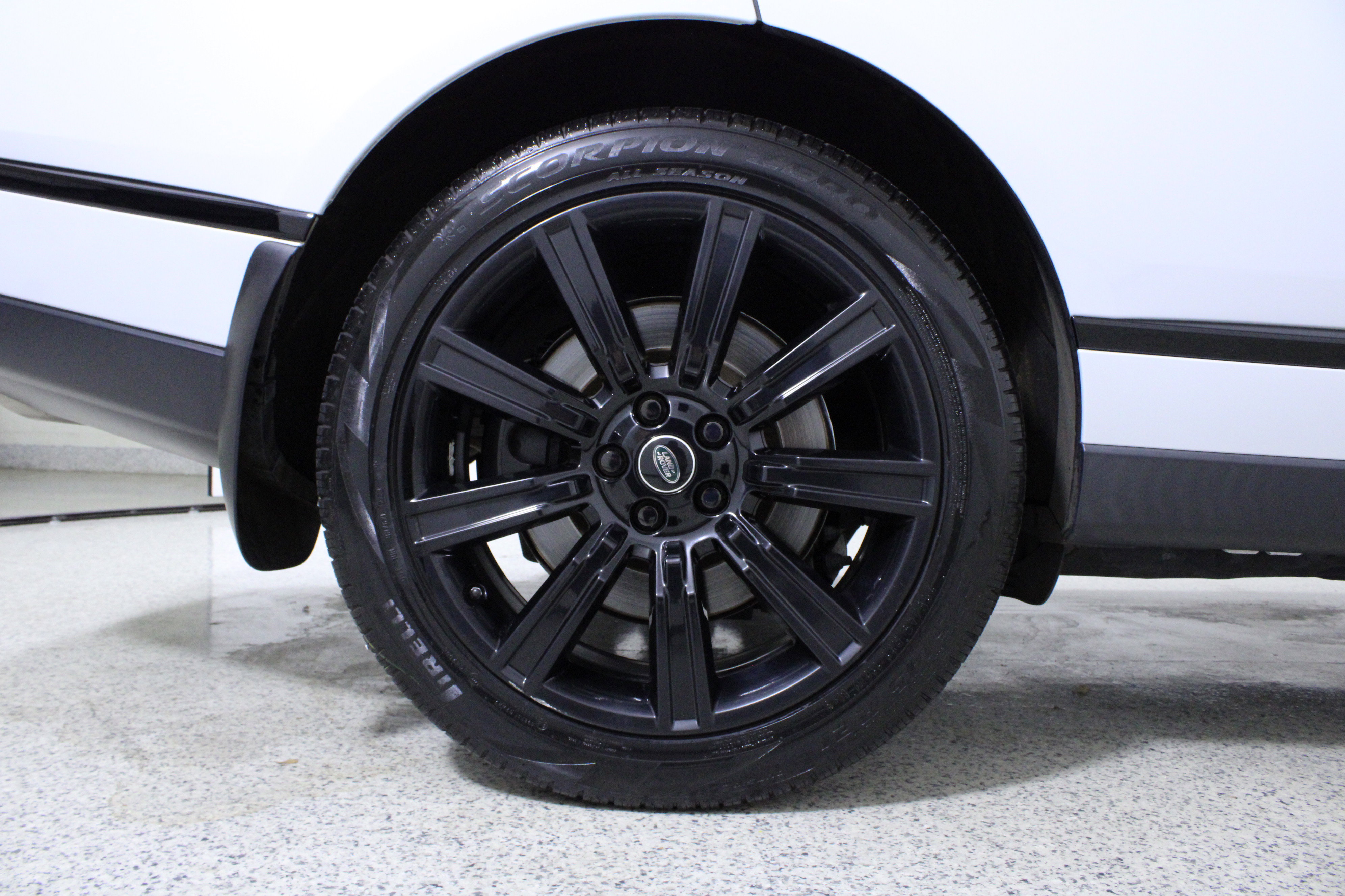 Used 2020 Land Rover Range Rover HSE image 8