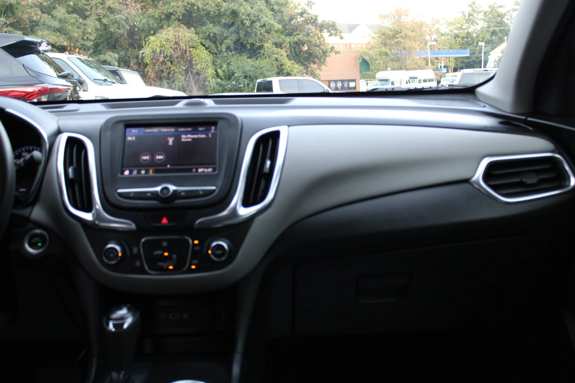 Used 2021 Chevrolet Equinox LS FWD image 16