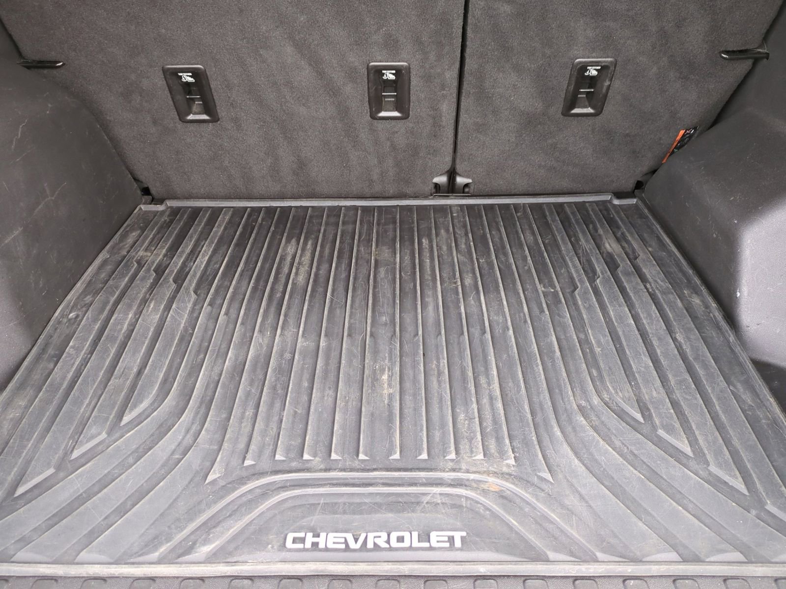 Used 2019 Chevrolet Equinox LT w/ Driver Convenience Package image 38