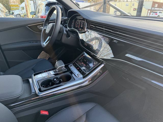 Used 2026 Audi Q8 Premium Plus AWD/4WD image 28