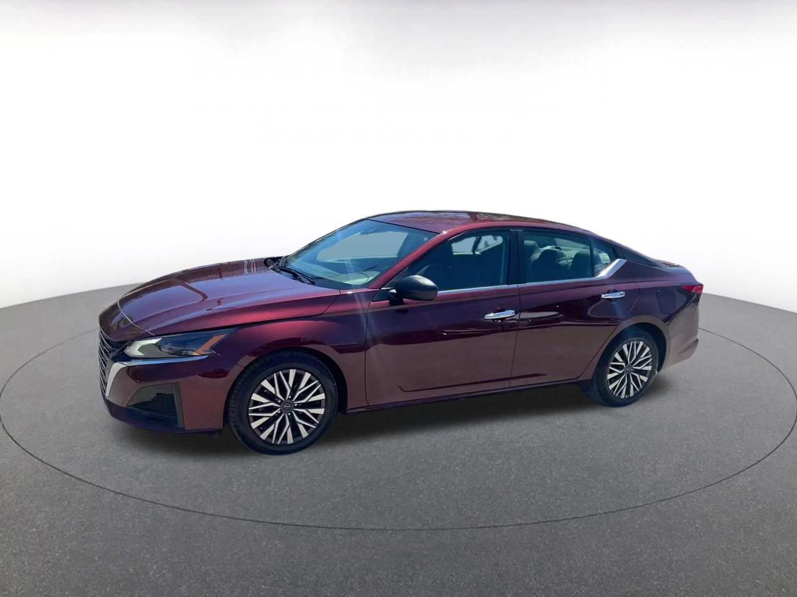 Used 2025 Nissan Altima 2.5 SV FWD image 7