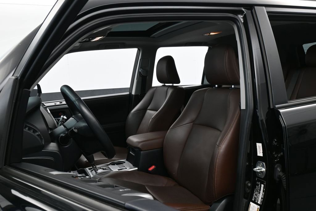 Used 2024 Toyota 4Runner Limited AWD/4WD image 10