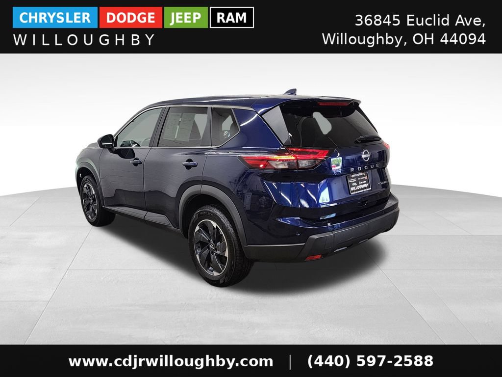 Used 2024 Nissan Rogue SV AWD/4WD image 7