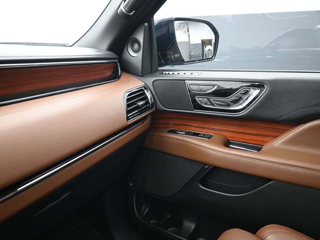 Used 2024 Lincoln Navigator L Reserve image 16