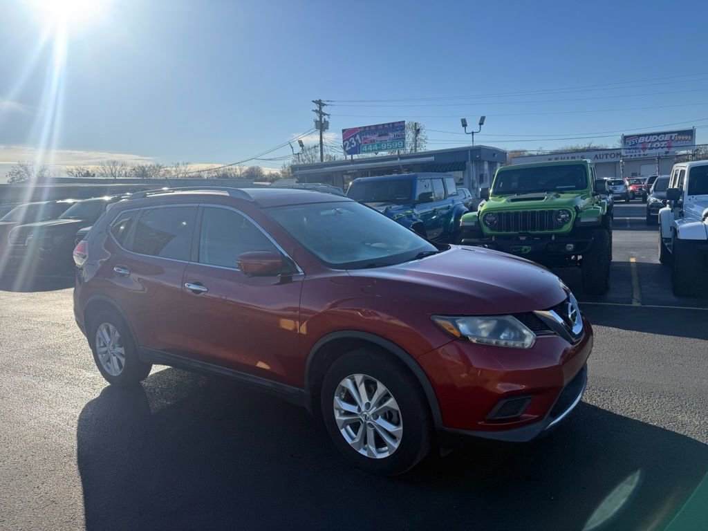 Used 2016 Nissan Rogue SV w/ SV Premium Package image 3