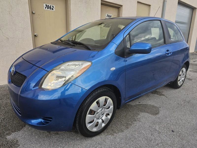 Used 2007 Toyota Yaris 2-Door Hatchback image 2