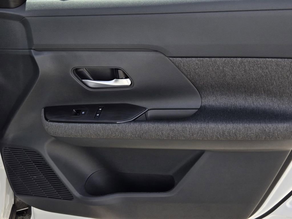 New 2026 Nissan Kicks SV image 8