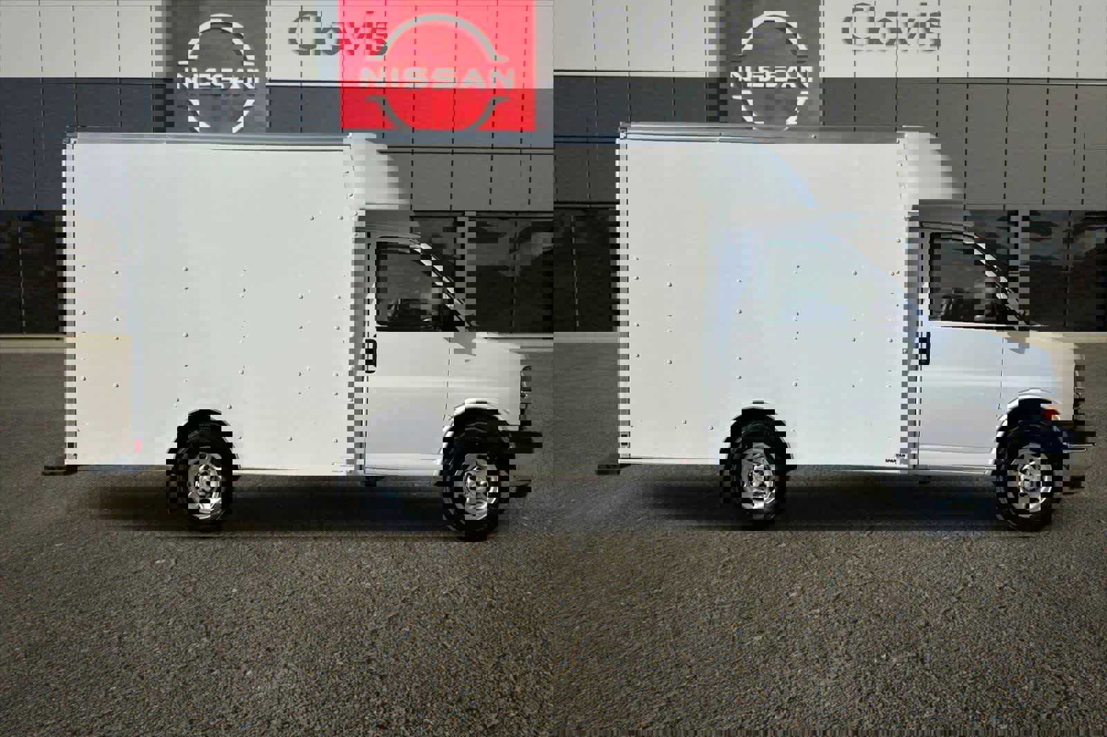 Used 2019 Chevrolet Express 3500 w/ Driver Convenience Package image 9