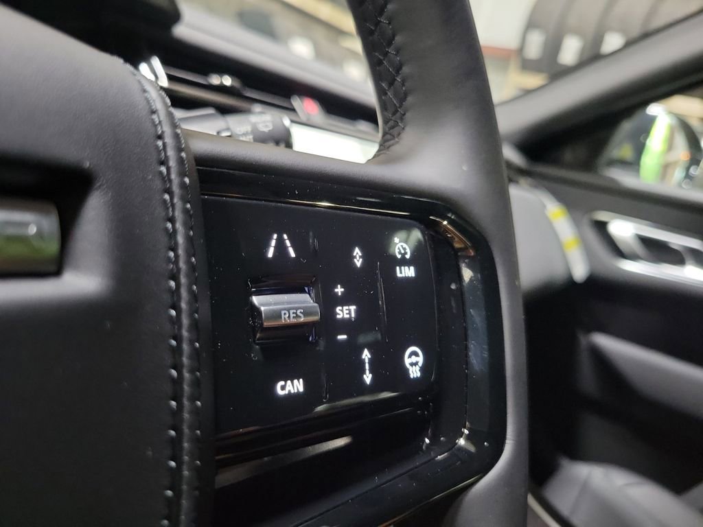 New 2026 Land Rover Range Rover Velar Dynamic SE image 16
