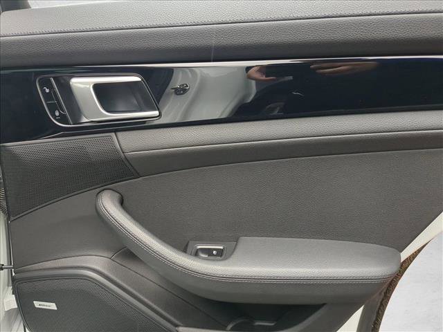 Used 2018 Porsche Panamera 4 image 25