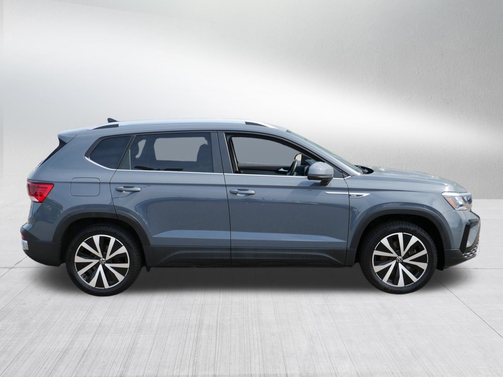 Certified 2022 Volkswagen Taos SE w/ Panoramic Sunroof Package AWD/4WD image 8