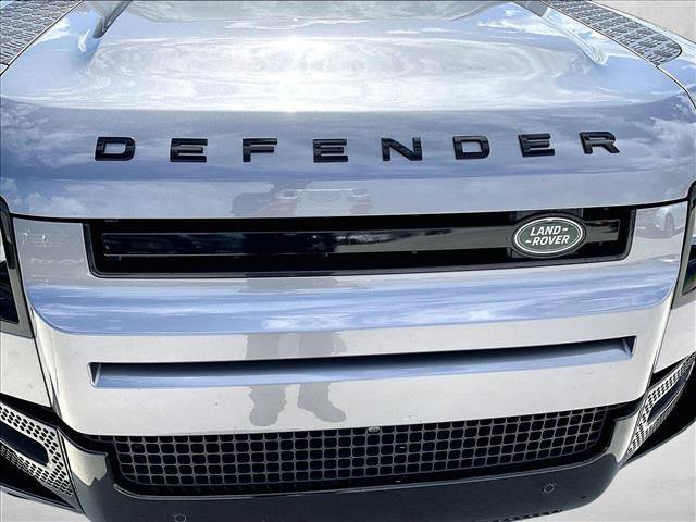 Used 2024 Land Rover Defender 110 SE image 30