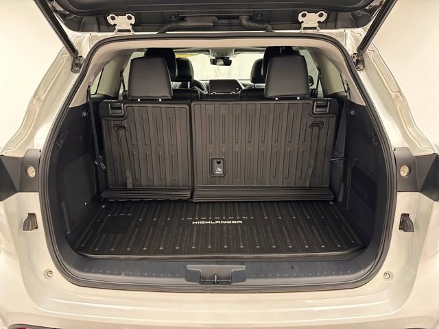 Used 2023 Toyota Highlander Limited AWD/4WD image 24