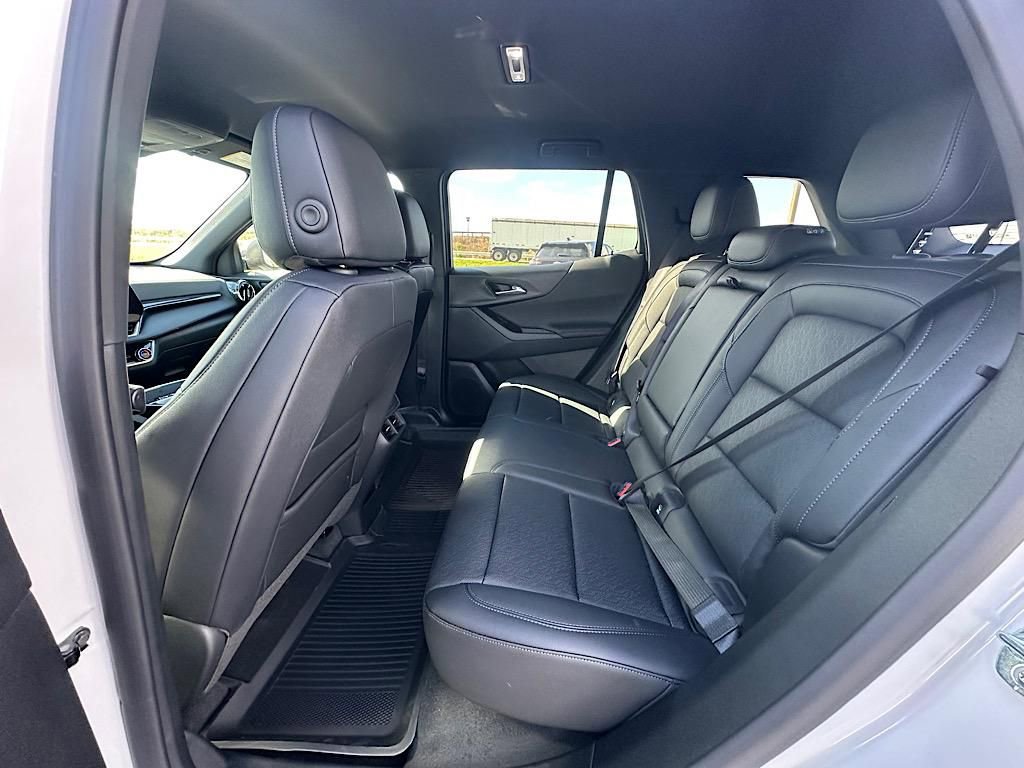 New 2026 Chevrolet Equinox LT w/ Convenience Package II image 18