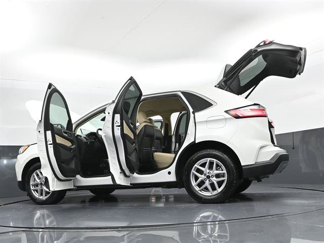 Certified 2024 Ford Edge SEL w/ Convenience Package AWD/4WD image 48