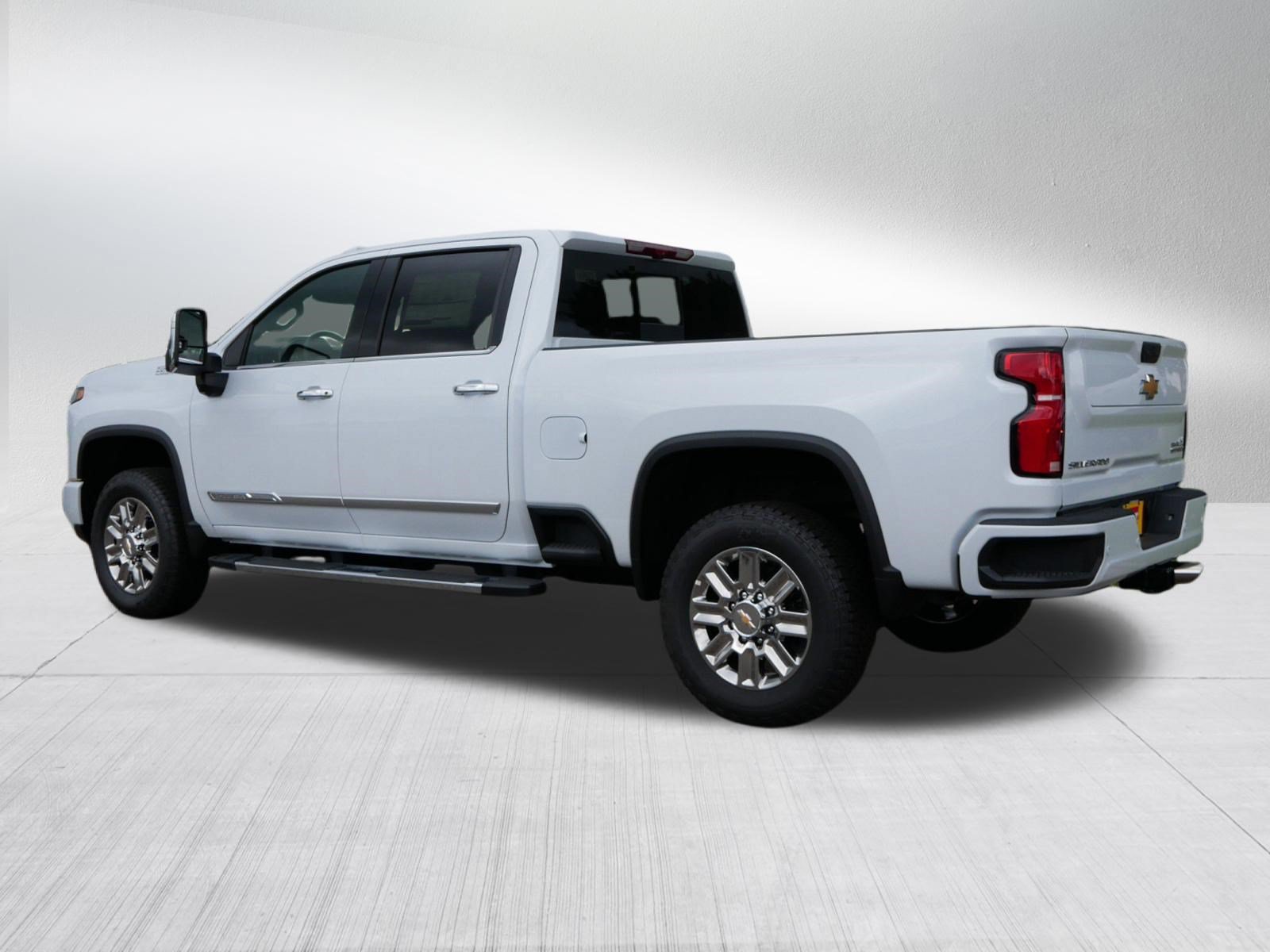 New 2026 Chevrolet Silverado 2500 High Country w/ High Country Premium Package AWD/4WD video 2