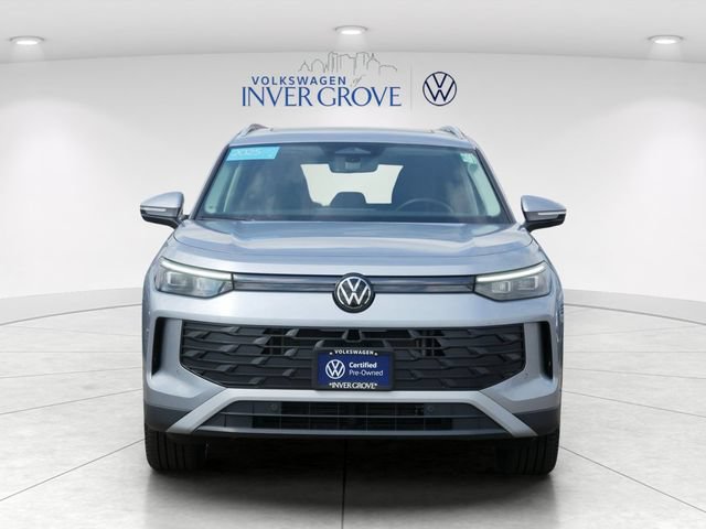 Certified 2025 Volkswagen Tiguan SE AWD/4WD image 2