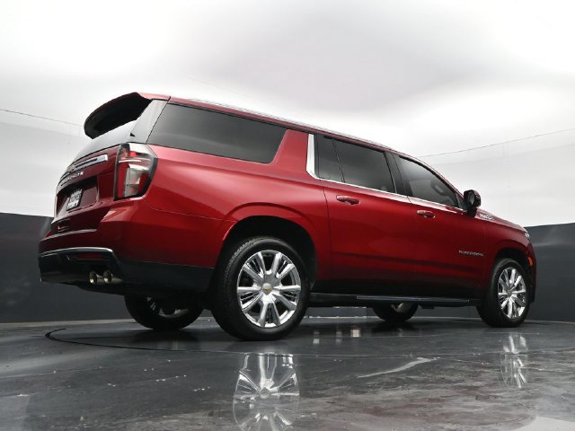 Used 2022 Chevrolet Suburban High Country AWD/4WD image 41
