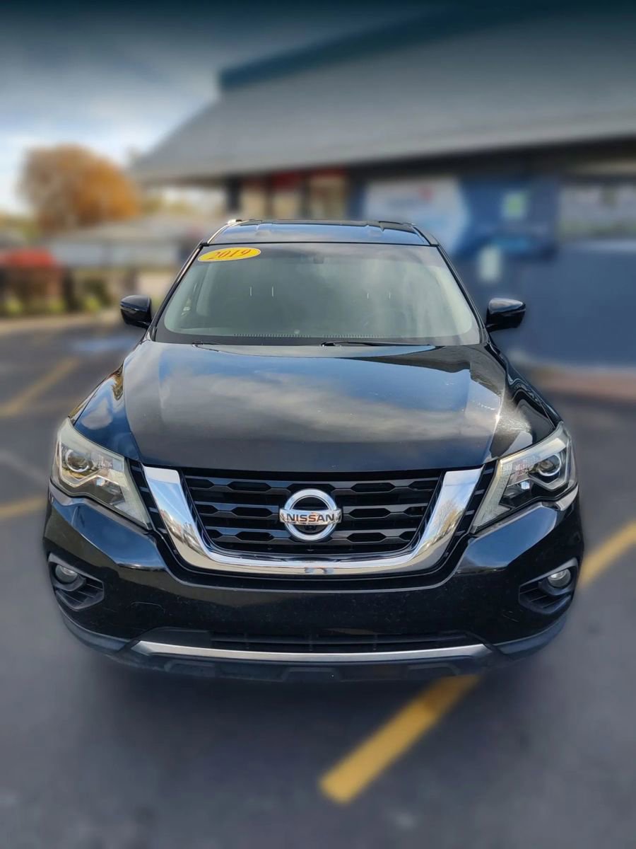 Used 2019 Nissan Pathfinder SL image 2
