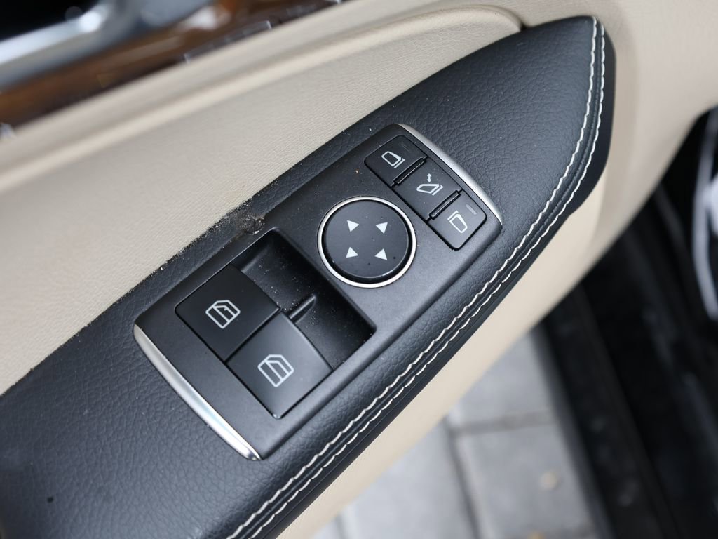 Used 2018 Mercedes-Benz SLC 300 image 12