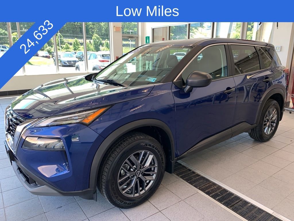 Used 2023 Nissan Rogue S AWD/4WD image 2