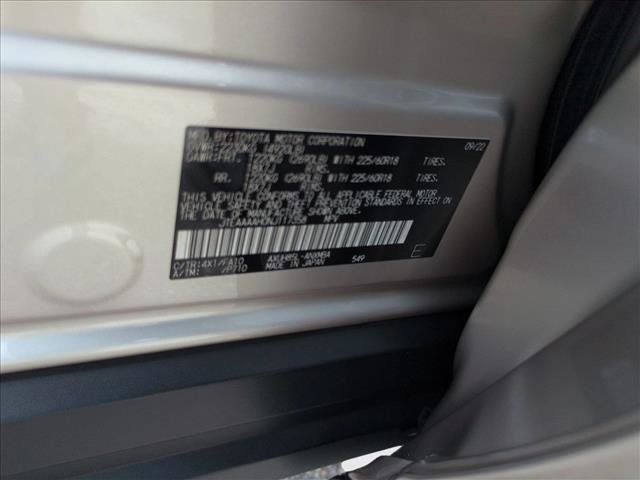 Certified 2022 Toyota Venza LE AWD/4WD image 24