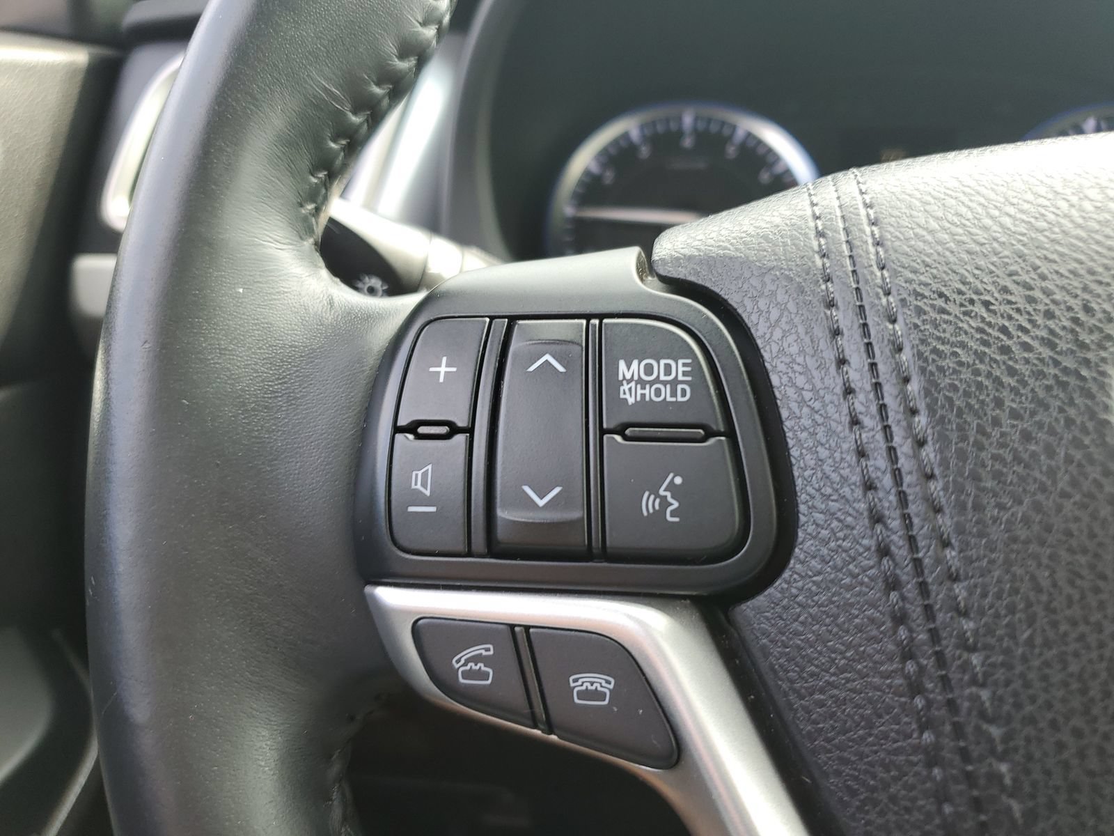 Used 2016 Toyota Highlander Limited Platinum AWD/4WD image 24