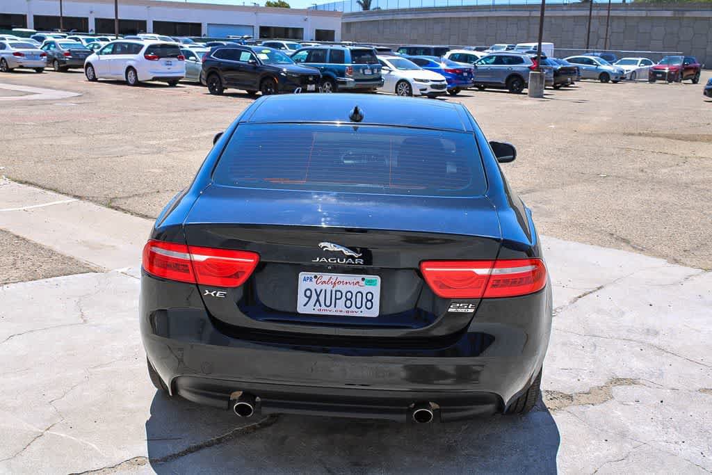 Used 2018 Jaguar XE Premium AWD/4WD image 7