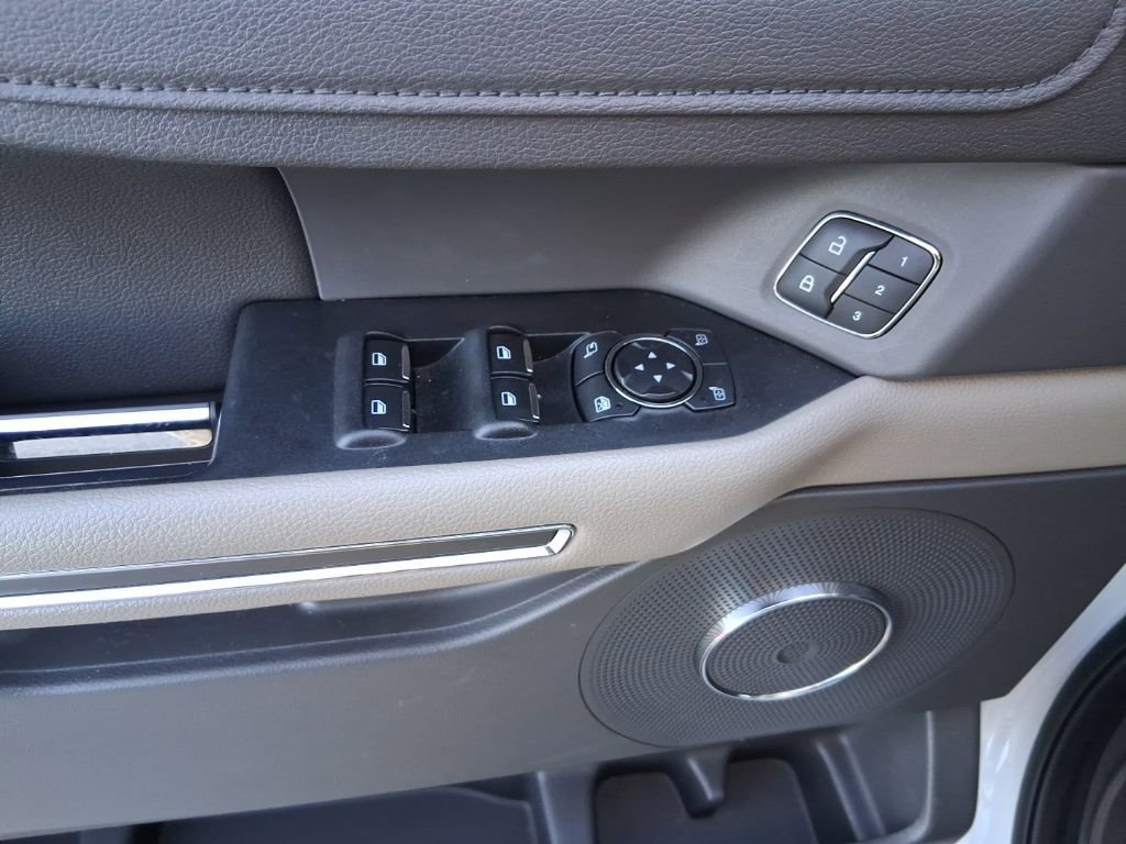 Used 2020 Ford Expedition XLT w/ Equipment Group 202A image 10