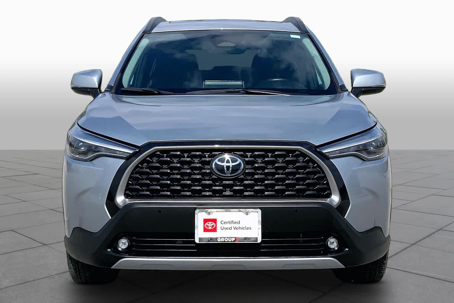 Certified 2023 Toyota Corolla Cross XLE w/ Convenience Package FWD image 4