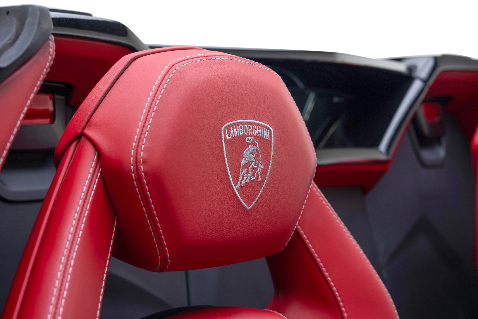 Used 2018 Lamborghini Aventador S AWD/4WD image 25